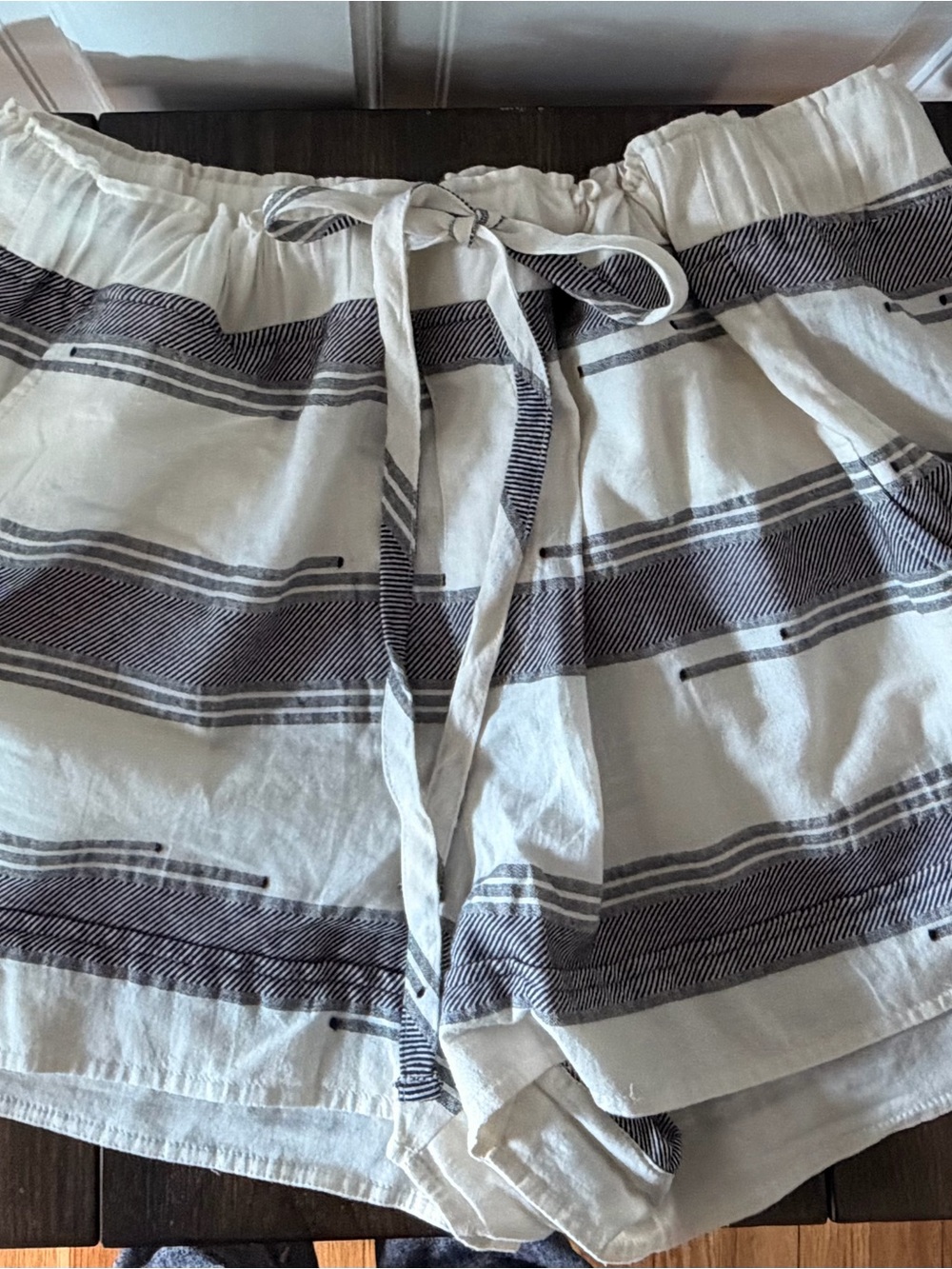 NWT Lou & Grey Striped Drawstring Shorts Women’s L Coastal Linen Look